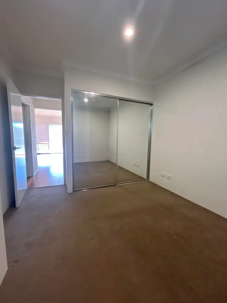 Fifth view of Homely apartment listing, 11/16 Pearl Road, Cloverdale WA 6105