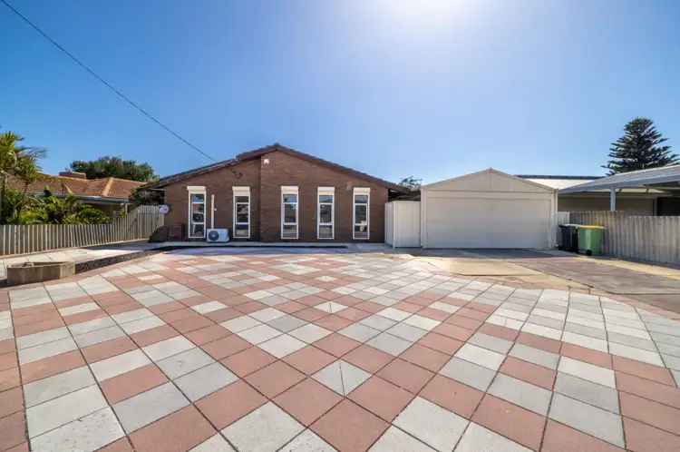 31 Rosekelly Rd, Gosnells WA 6110