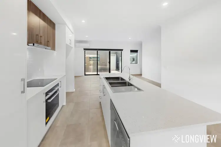 Second view of Homely townhouse listing, 7 Alicante Walk, Wollert VIC 3750