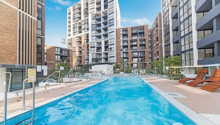 702/7 Maple Tree Road
