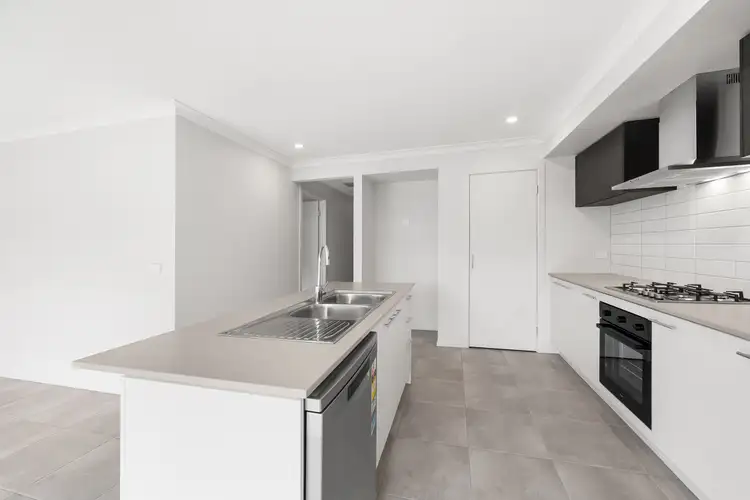 Second view of Homely house listing, 43 Drumchapel Crescent, Strathtulloh VIC 3338