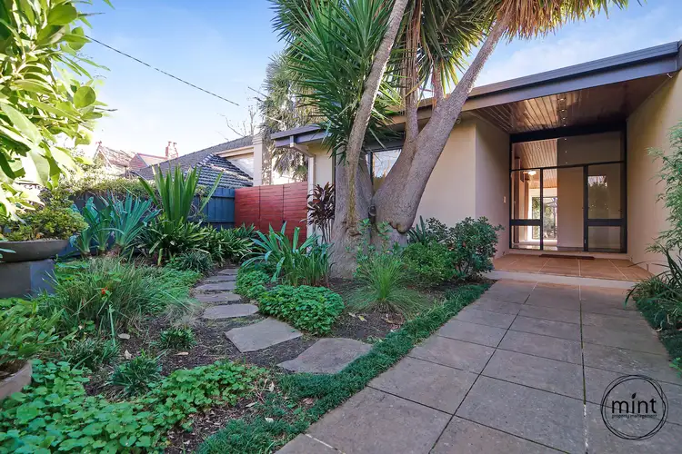 11 Bradford Ave, Kew VIC 3101