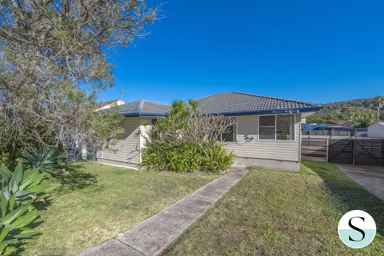 61 Pacific Street, Caves Beach NSW 2281