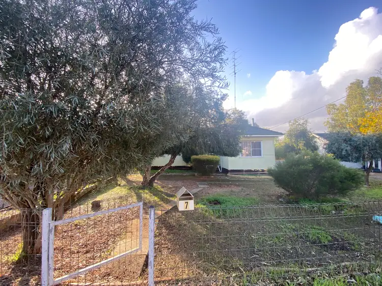 7 Yalbaroo Rd, Northam WA 6401