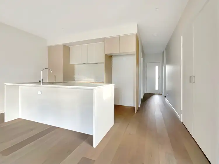 32 Saltmarsh Crescent, Point Cook VIC 3030