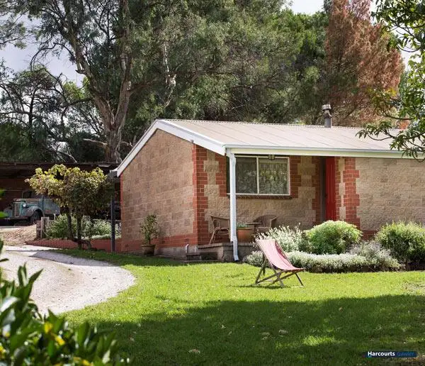 21 Stelzer Road (Cottage), Stone Well SA 5352