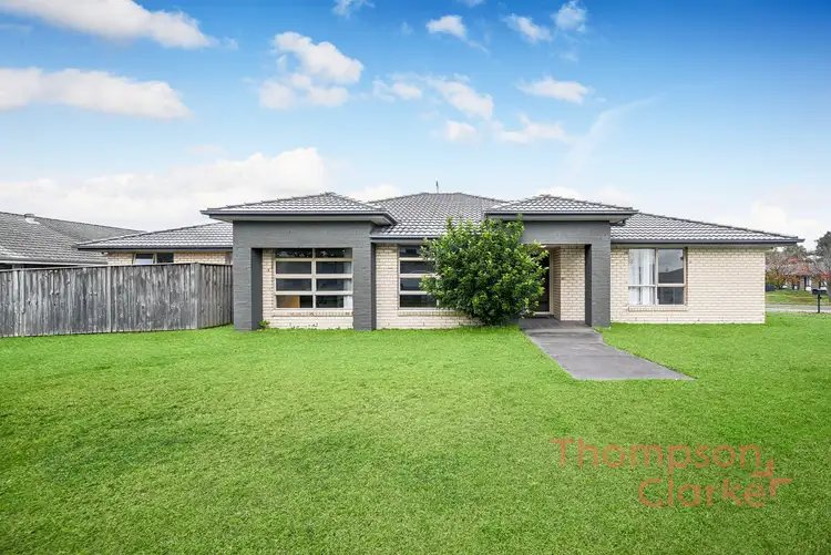 8 Golden Whistler Avenue, Aberglasslyn NSW 2320