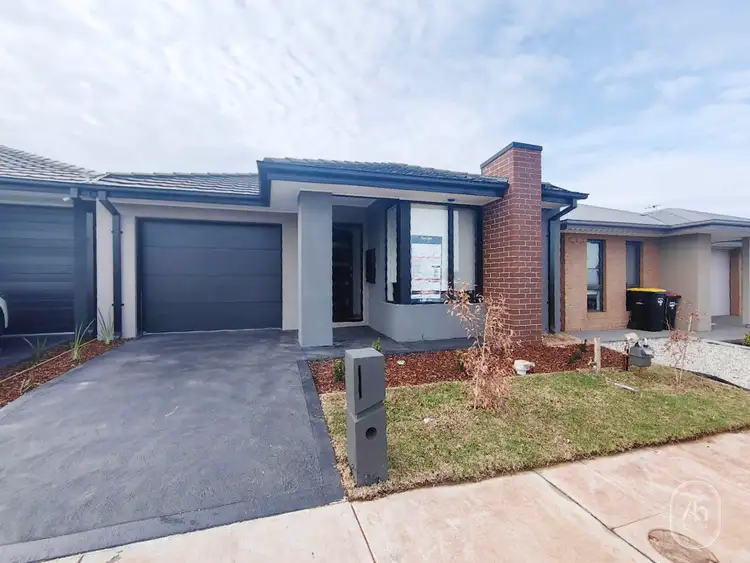 37 Rice Flower Crescent, Strathtulloh VIC 3338