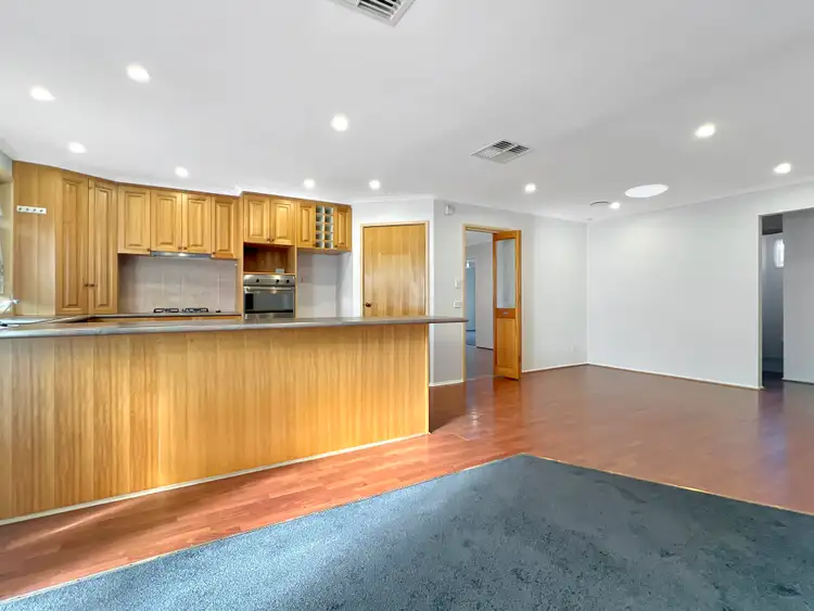 16 Gildan Ct, Hoppers Crossing VIC 3029