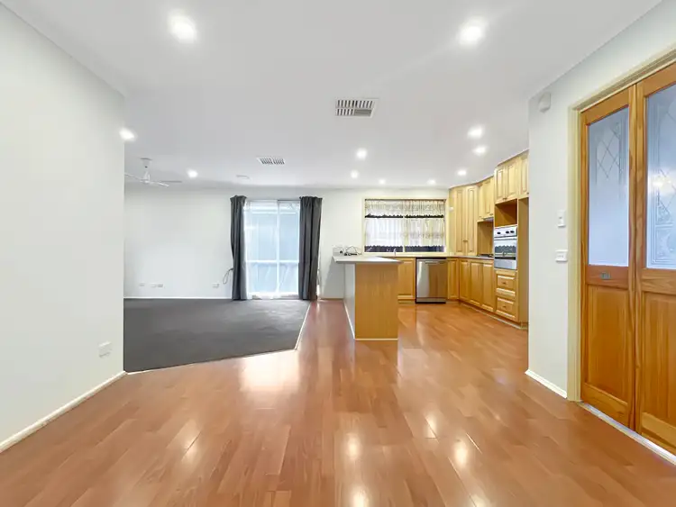 16 Gildan Ct, Hoppers Crossing VIC 3029