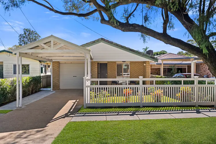 15 Daniel Street, Lota QLD 4179