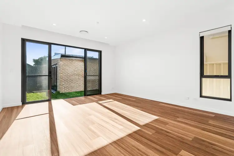 3 Robinson Street, Eastlakes NSW 2018