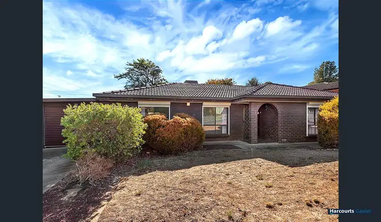31 Gunnawarra Crescent, Craigmore SA 5114