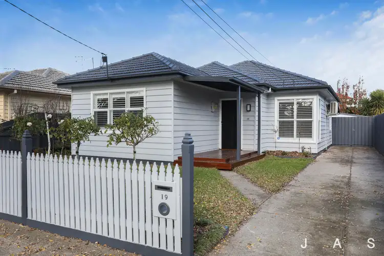 19 Neylon Street