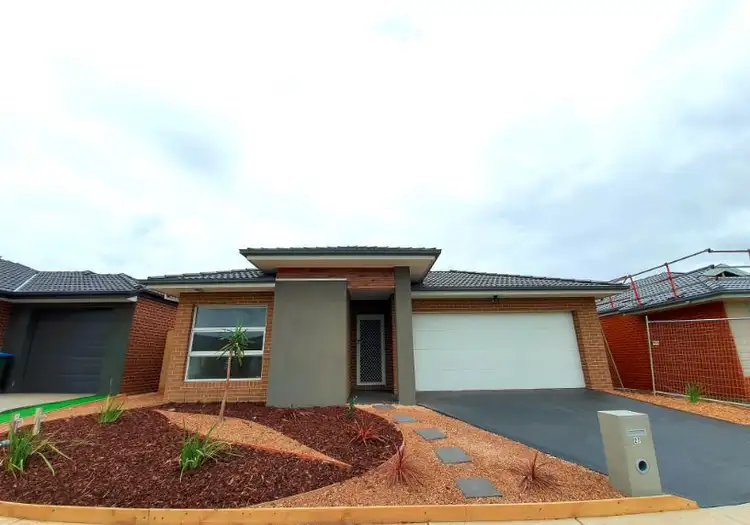 27 Bogong Loop, Tarneit VIC 3029