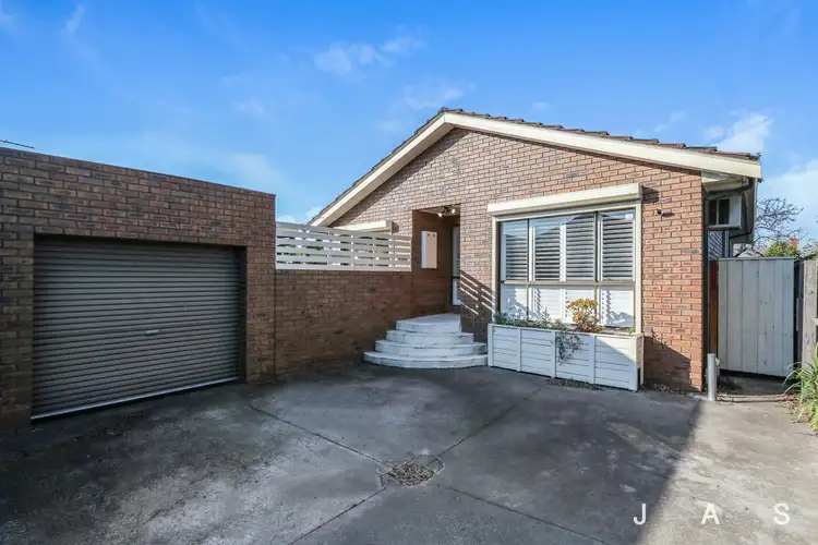 2/255 Williamstown Road