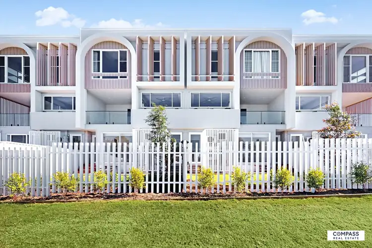 2/9-11 Nelson Ave, Hope Island QLD 4212