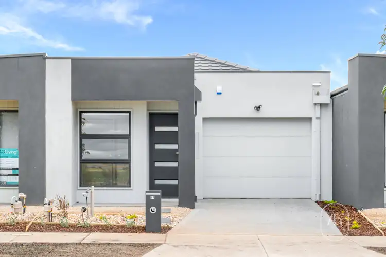 47 Greenpoint Drive, Rockbank VIC 3335