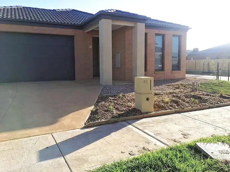 42 Creston St, Point Cook VIC 3030
