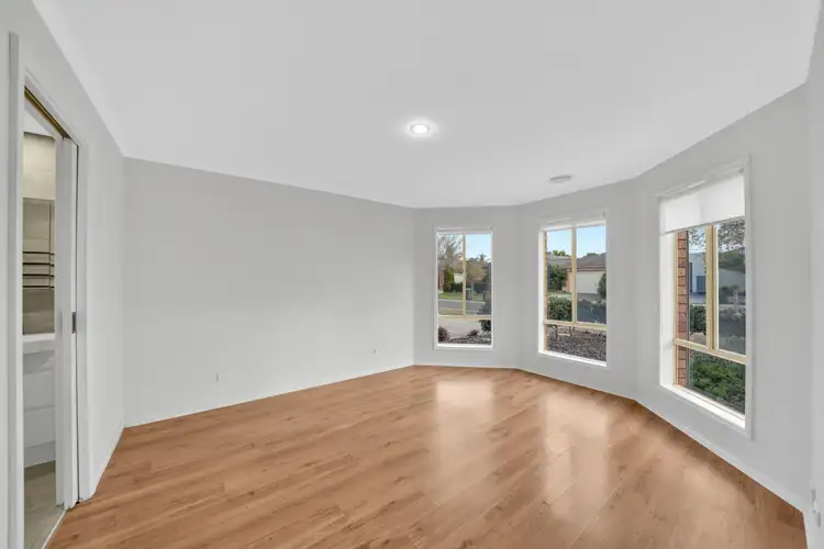 16 Bordeaux Drive