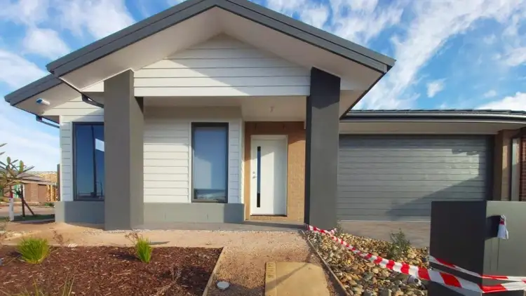 Main view of Homely house listing, 5 Dawson Street, Thornhill Park VIC 3335