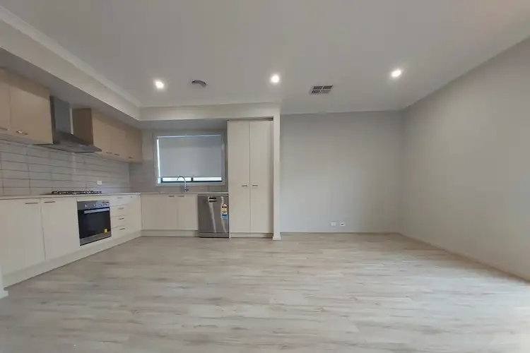 Second view of Homely house listing, 5 Dawson Street, Thornhill Park VIC 3335