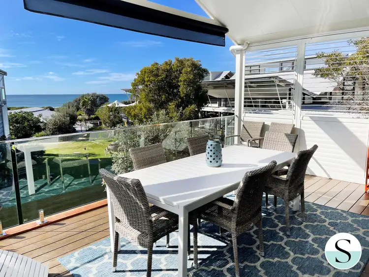 4 Beachside Drive, Caves Beach NSW 2281