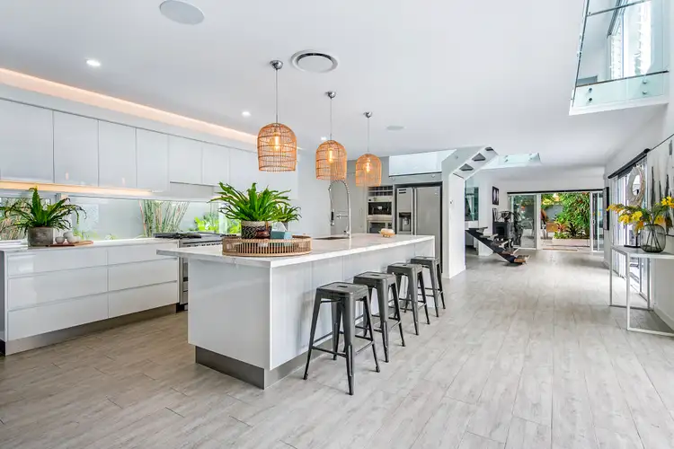 51 Amalfi Drive, Isle of Capri QLD 4217