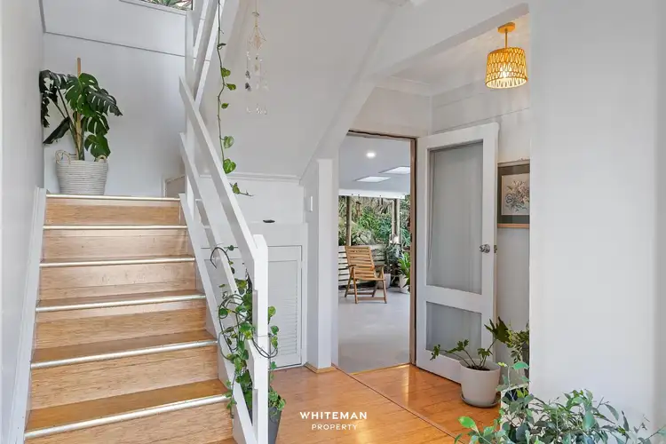 8 Valley View Road, Bateau Bay NSW 2261