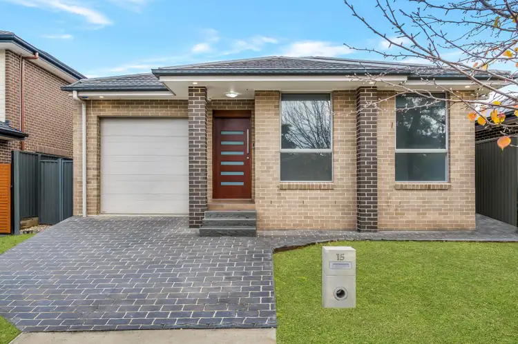 15 Arkley Avenue, Claymore NSW 2559