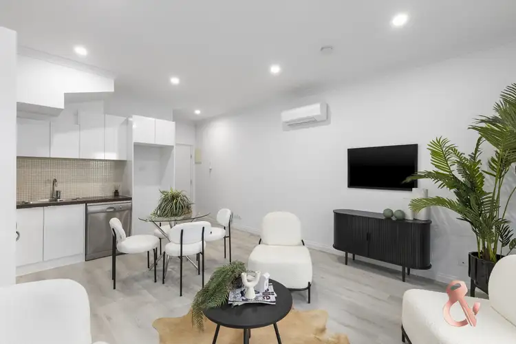 2/160 Sydney Road, Brunswick VIC 3056