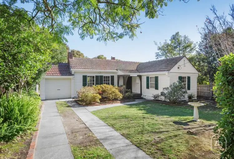 6 Benares Street, Mitcham VIC 3132