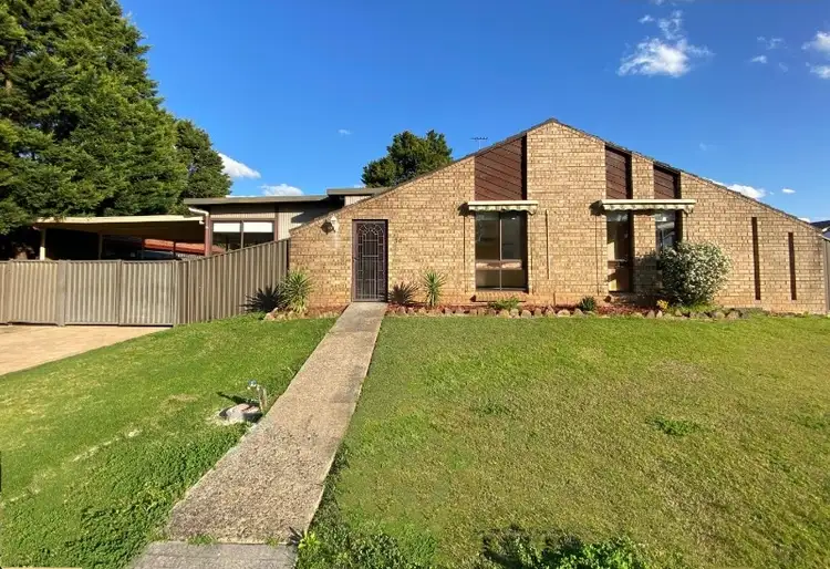 36 Cleopatra Drive, Rosemeadow NSW 2560