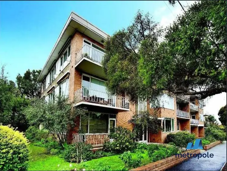 2/98 Burke Road, Malvern East VIC 3145