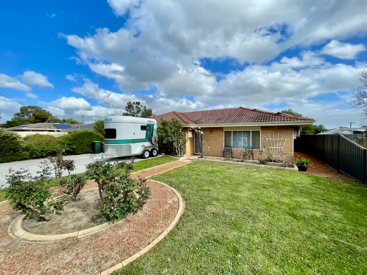 8 Norfolk Street, Forrestfield WA 6058