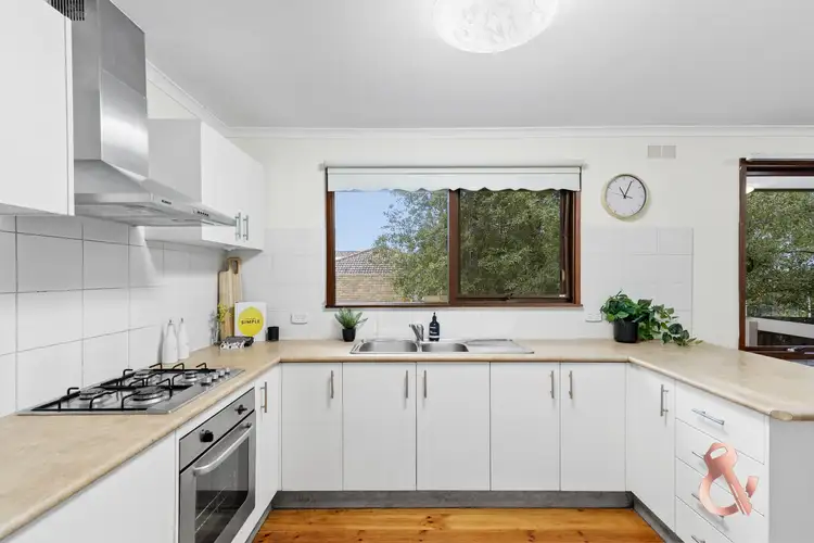 Fifth view of Homely house listing, 2 Statesman Crescent, Mill Park VIC 3082