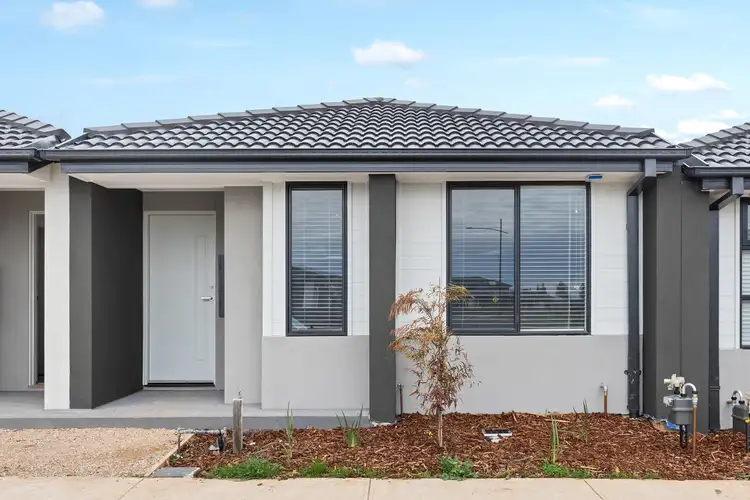 24 Listowel Grove, Rockbank VIC 3335