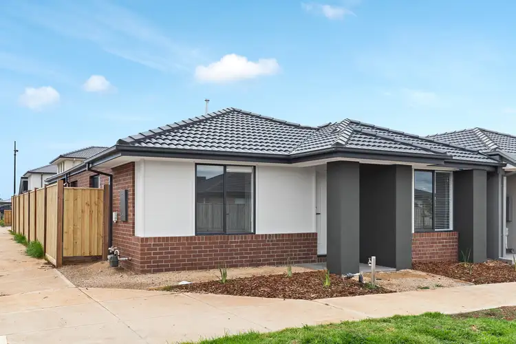 34 Listowel Grove, Rockbank VIC 3335