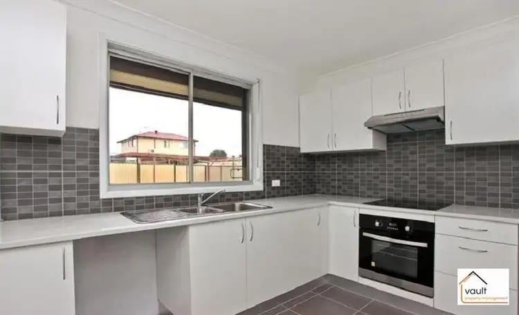 25 Cowper Circle, Quakers Hill NSW 2763