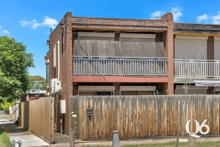 2/1 John Street, St Albans VIC 3021