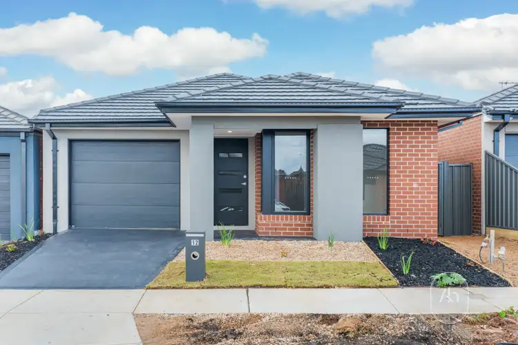 12 Skeleton Avenue, Truganina VIC 3029