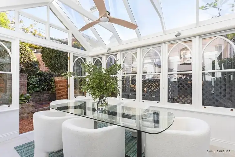 38 Great Thorne Street