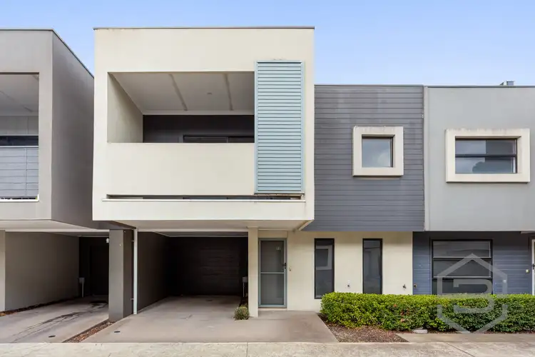 10 Nugget Way, Cranbourne East VIC 3977