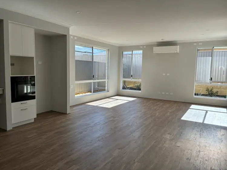 39 Ainsworth crescent, Mandogalup WA 6167