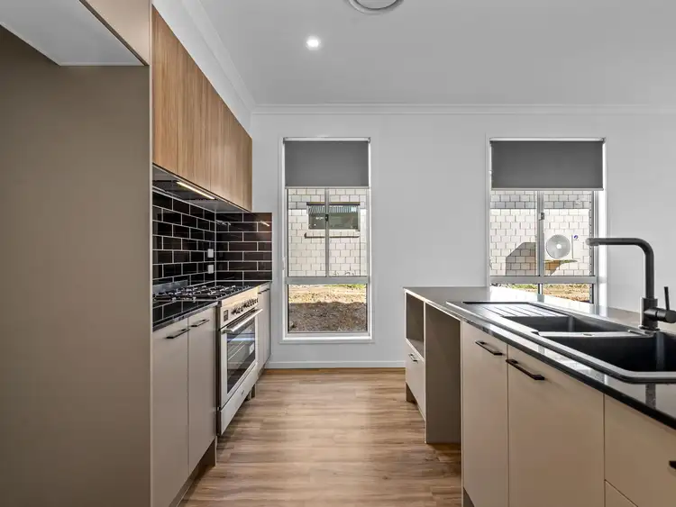4 Grenvale Street, Deebing Heights QLD 4306
