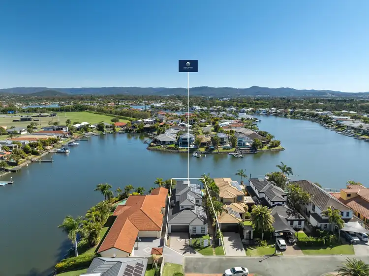 16 Saltair Grove, Helensvale QLD 4212