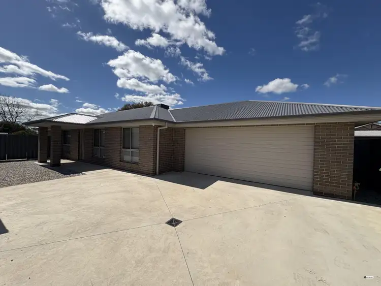 1B Russell Street, Howlong NSW 2643