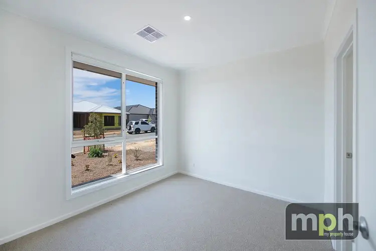 17 Warwick Street, Mount Barker SA 5251
