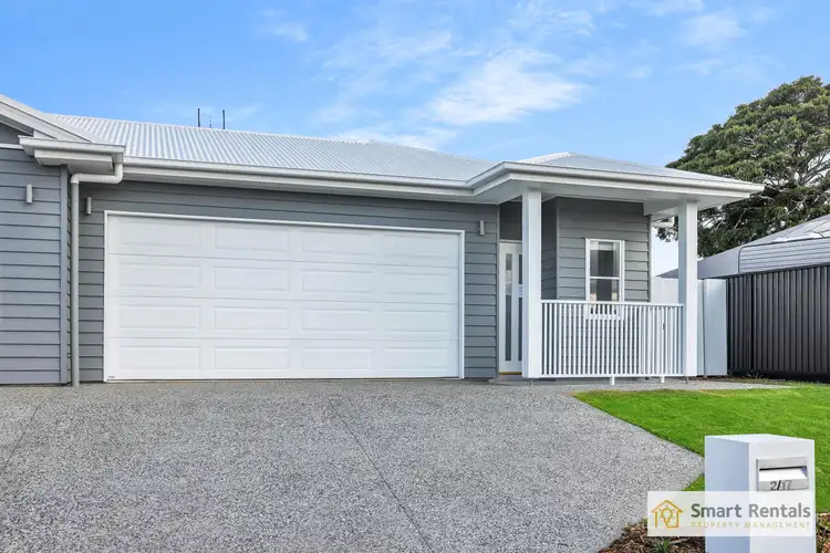 2/17 Bradbury Place, Maleny QLD 4552