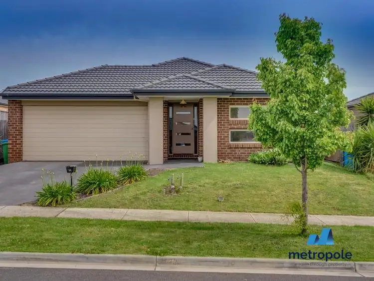 14 Scenic Avenue, Clyde VIC 3978